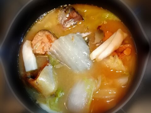白菜と鯖味噌缶のスープ